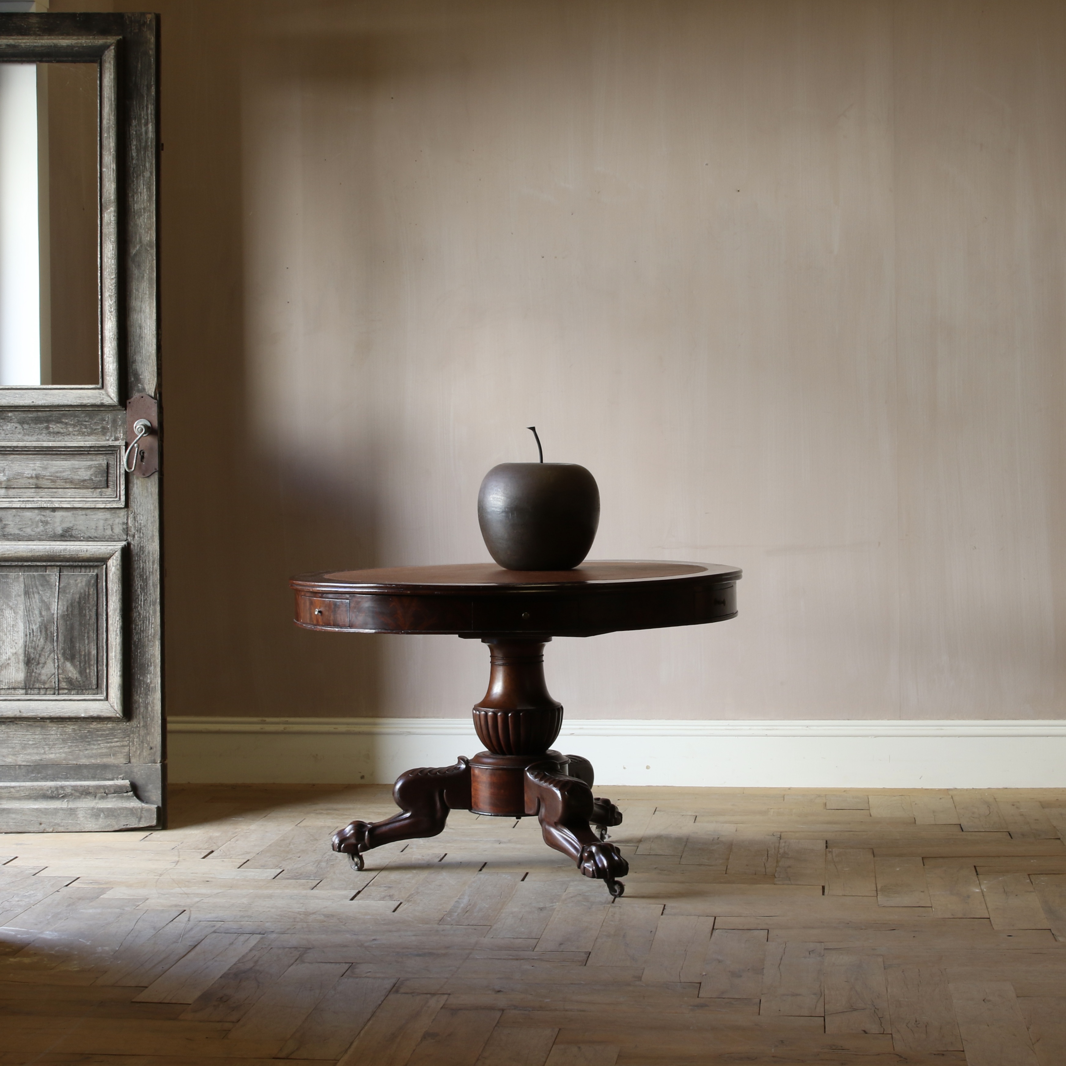 151-50 - Drum Table